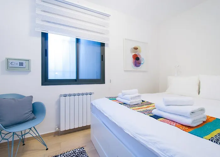 Colony Suites - Hildesheimer St.