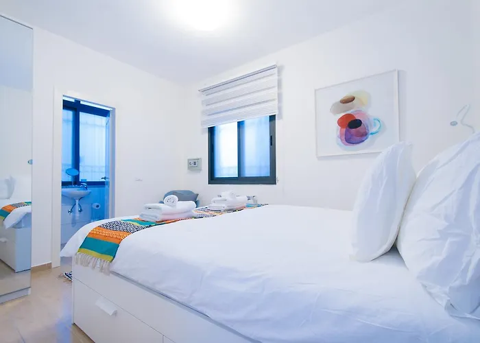 Colony Suites - Hildesheimer St.